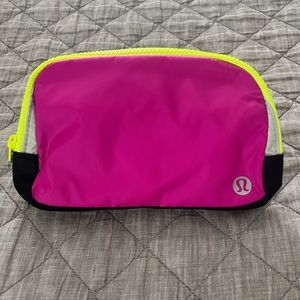 *RARE* NWT Highlight Purple/Vapor/Intense Teal, OG Lululemon Everywhere Belt Bag